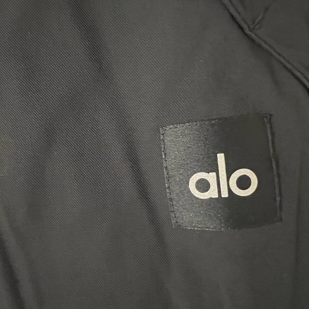 ALO Yoga black utility cargo pants